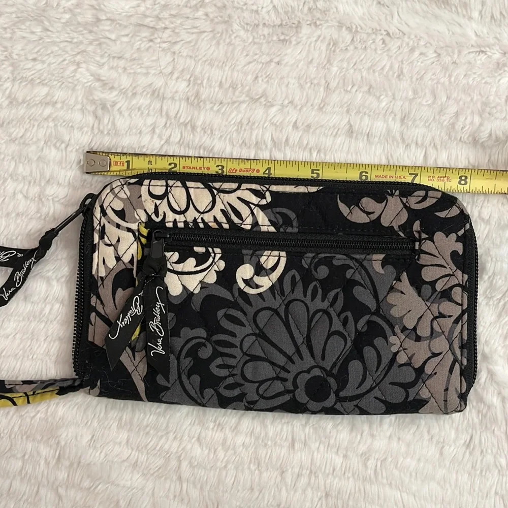 Vera Bradley, wristlet/wallet - EUC - Picture 2 of 7